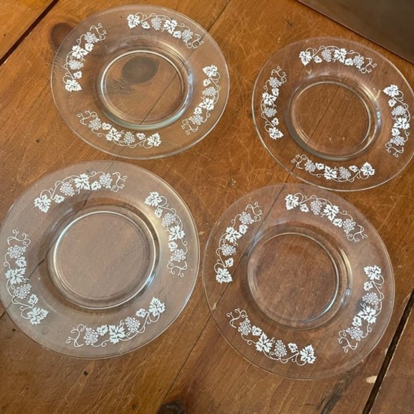 Vintage Dominion Glass Grapevine Clear Glass Side Dessert Plates - Picture 1 of 7